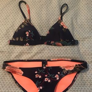 Authentic Triangl Delphine Fiore Nero